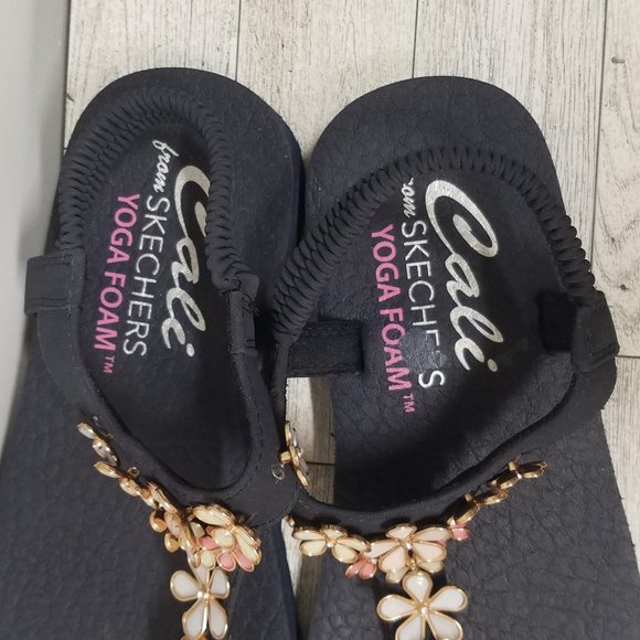 Cali from Skechers Size 6 NWOT Flip Flops / Sandals w/Yoga Foam - Picture 6 of 8